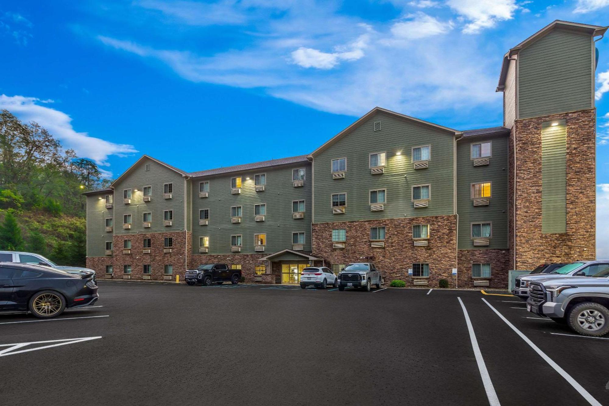 Suburban Studios Morgantown Esterno foto