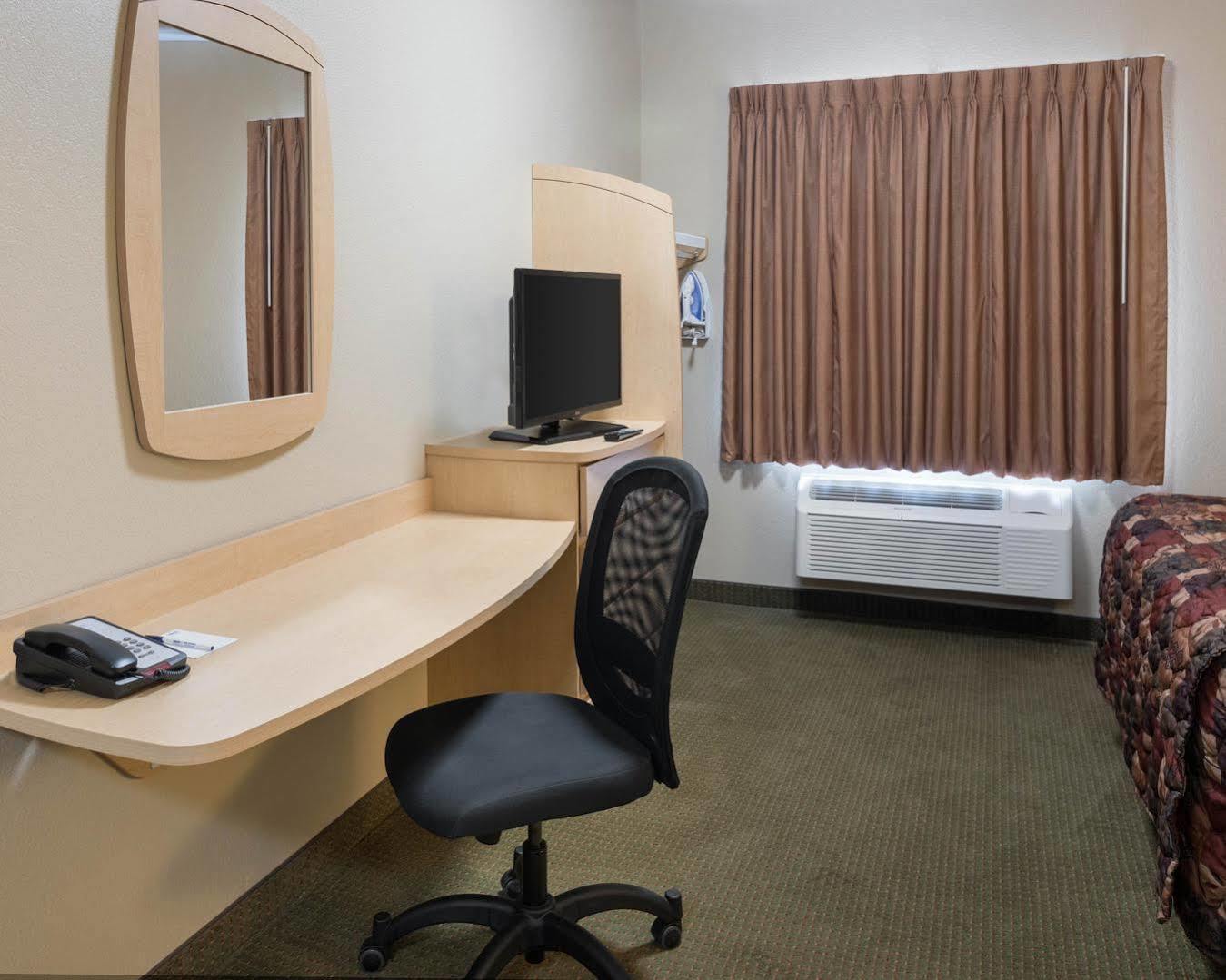 Suburban Studios Morgantown Esterno foto