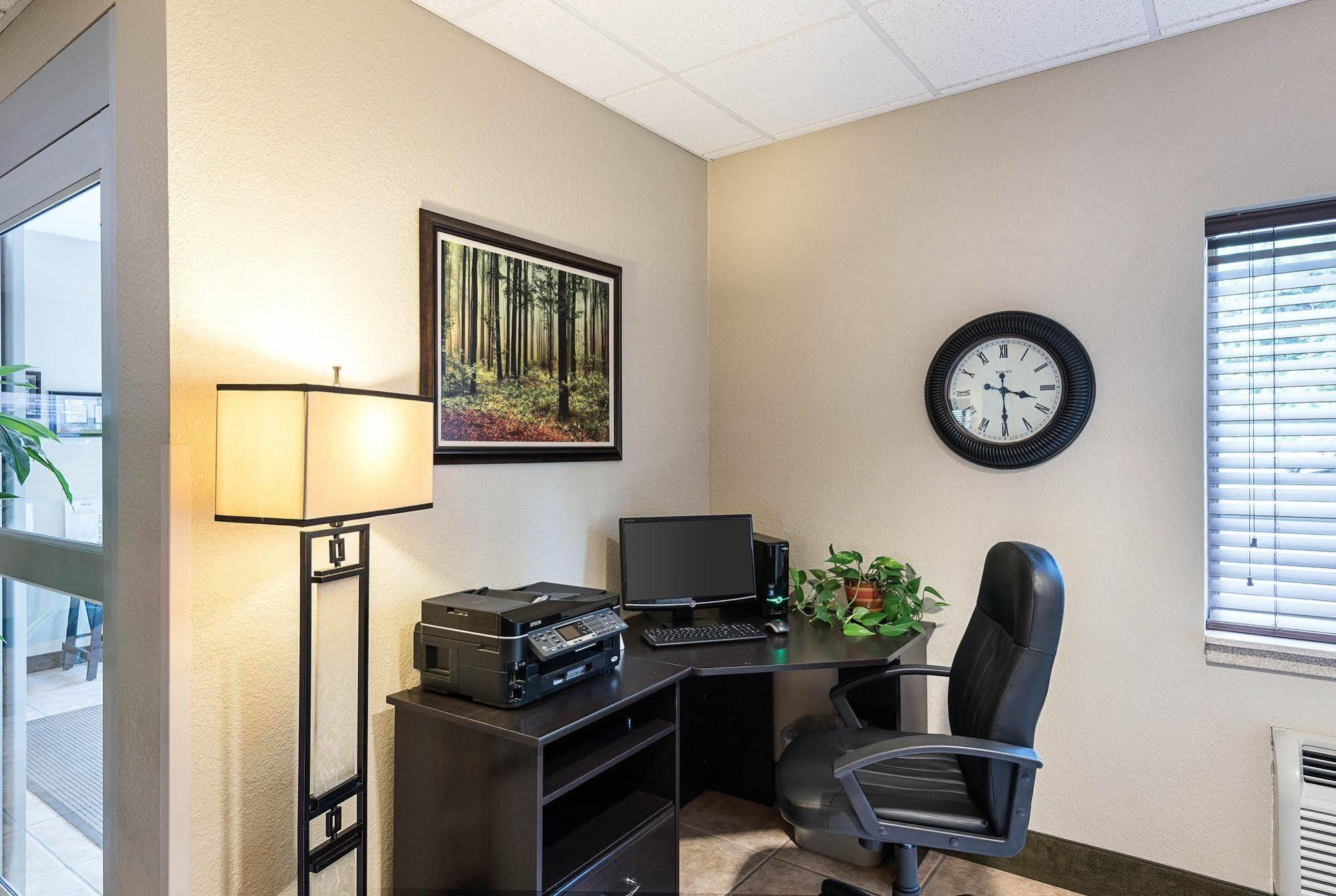 Suburban Studios Morgantown Esterno foto